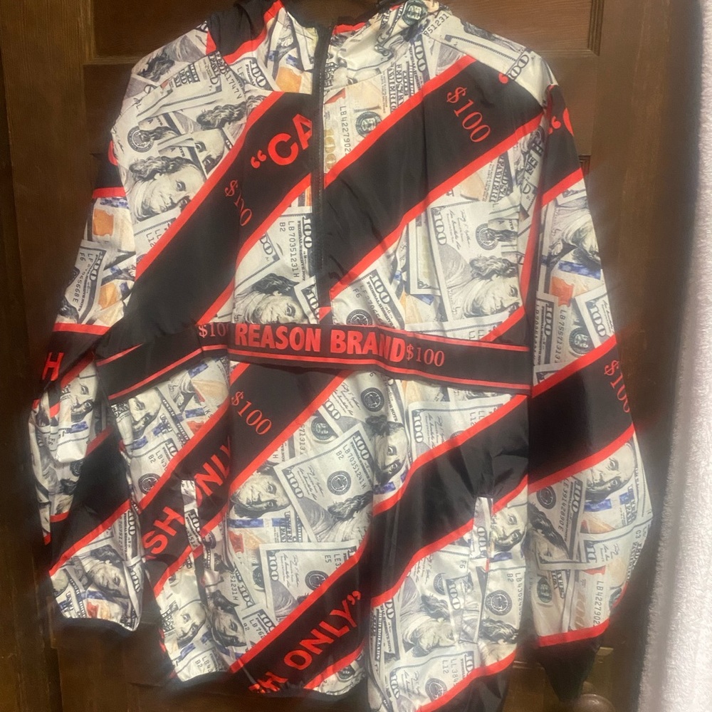 Large mid zip pull over